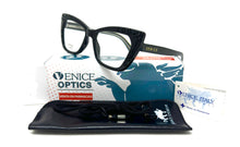 Load image into Gallery viewer, Gafas de Lectura diseño Exclusivo FRIDA negro
